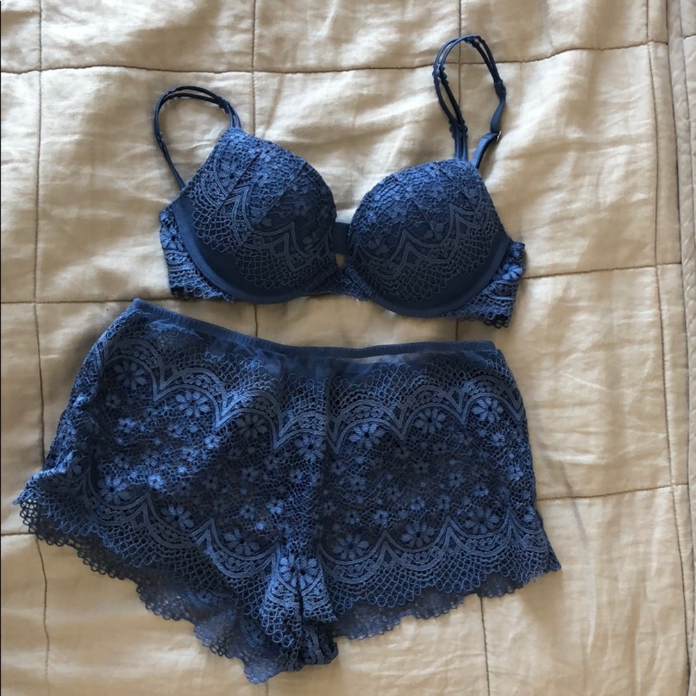 Blue Lace Push-up Bra and Panty Set GUC